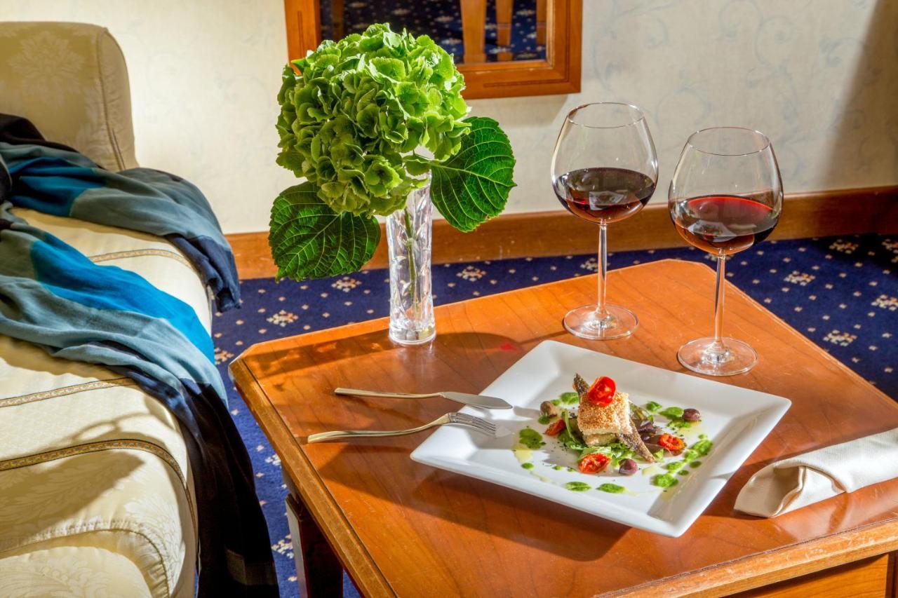 Una Hotels Empire Roma Bagian luar foto